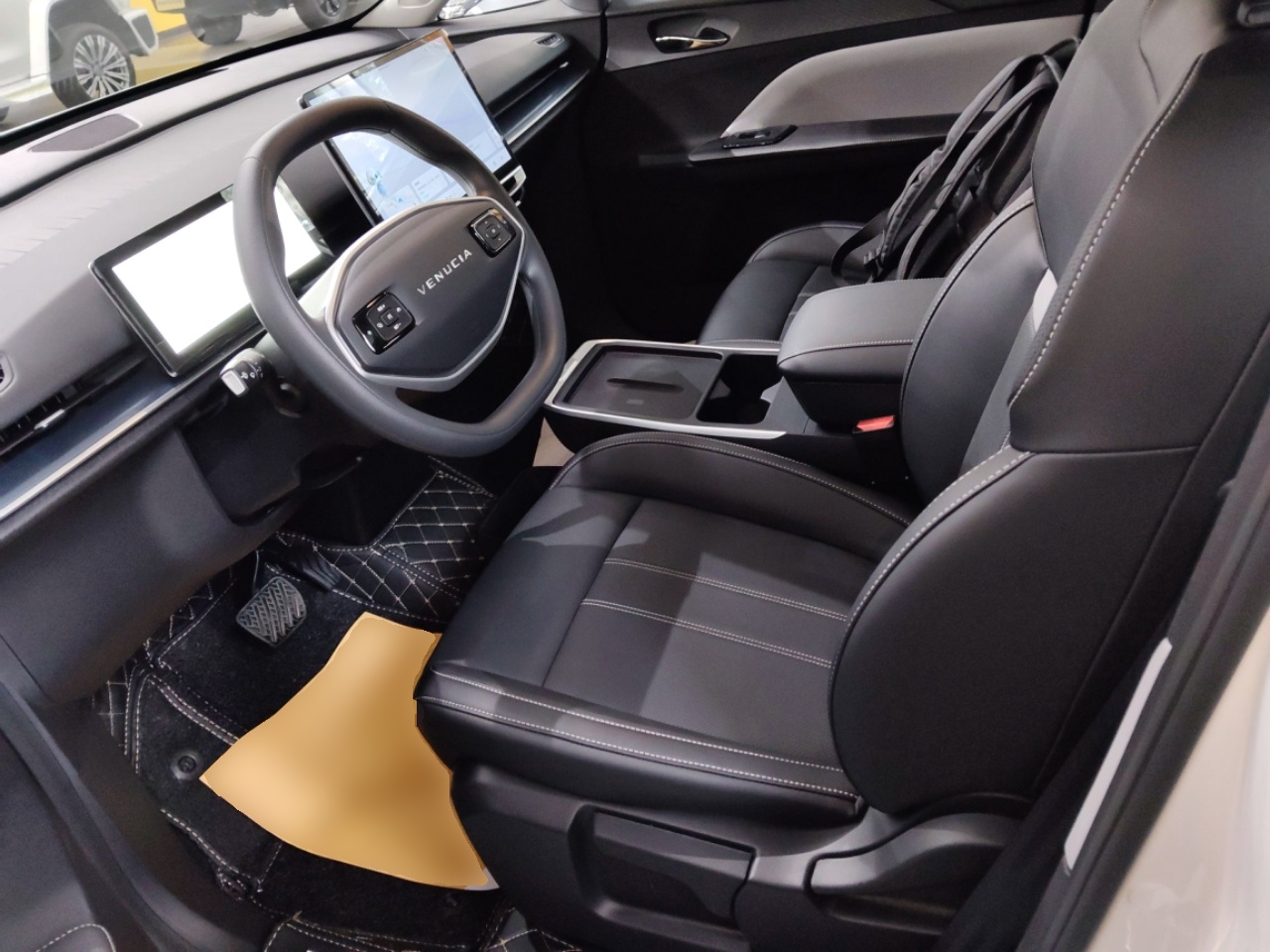 المقاعد الأمامية داخل السيارة