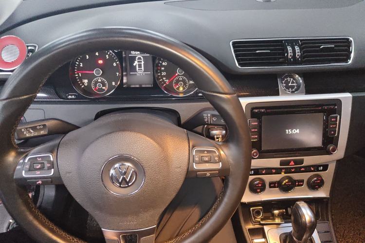 Used Volkswagen Magotan 2016 1.8TSI Luxury Comfort Model
