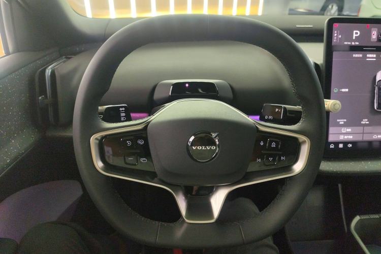 Used Volvo EX30 2025 Rear-Drive Long-Range Version Ultra
