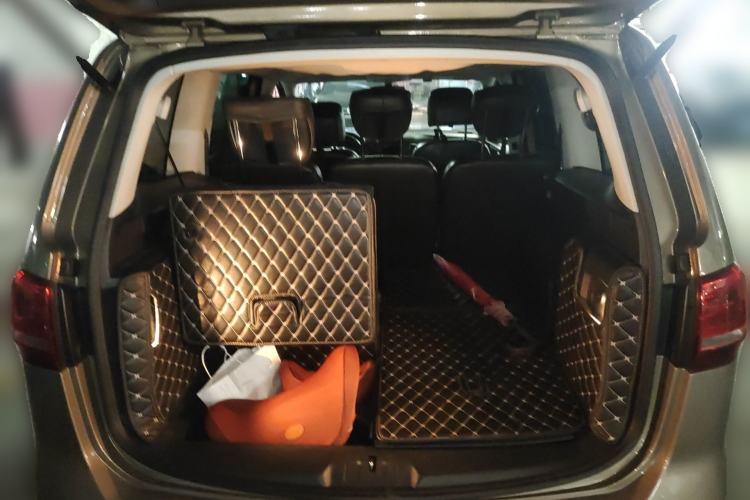 Used Volkswagen Sharan 2018 380TSI Comfort Edition 7-Seater Trunk