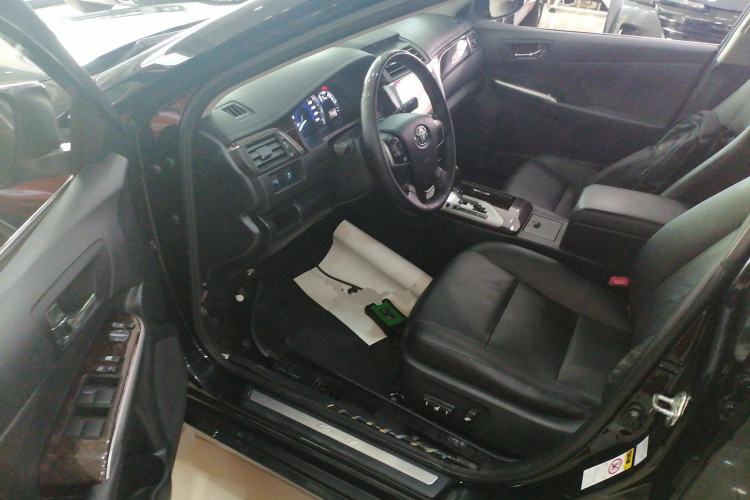 Used Toyota Camry 2015 2.0G Premier Edition
