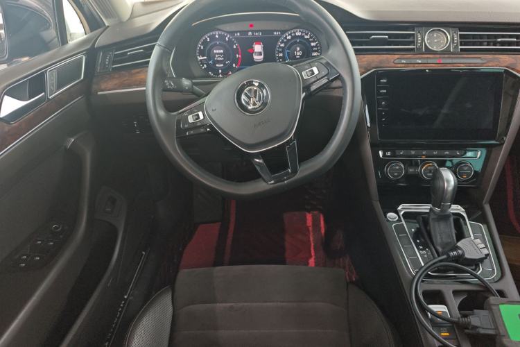 Used Volkswagen Magotan 2018 330TSI DSG Luxury Model Steering Wheel