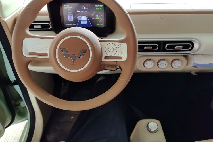 Used Wuling Hongguang MINIEV 2024 3rd Generation 120 km Center Console