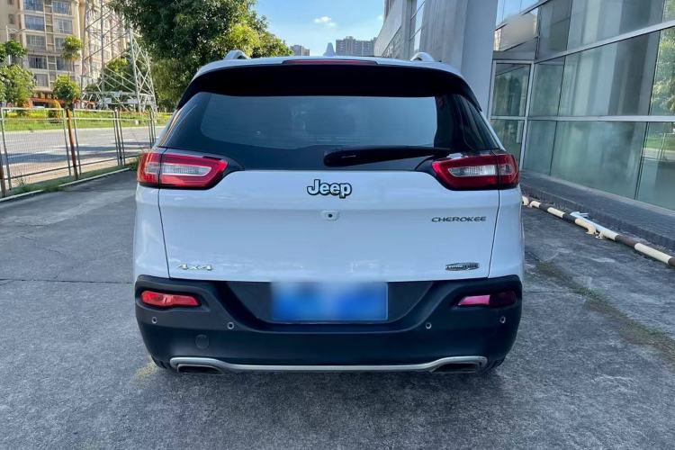 Used Jeep Cherokee 2016 2.4L Professional Smart Version