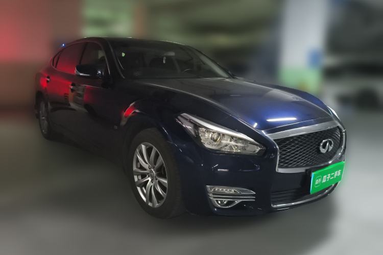 Used Infiniti Q70 2017 Q70L 2.5L Elite Edition Front Right 45 Deg