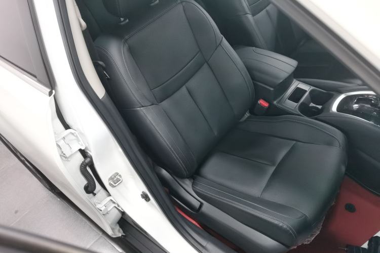 Used Nissan X-Trail 2023 Classic 2.0L Two-Wheel Drive Smart Connect & Comfort Edition