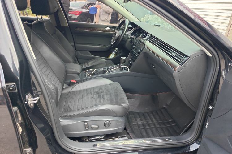 Used Volkswagen Magotan 2018 330TSI DSG Luxury Model