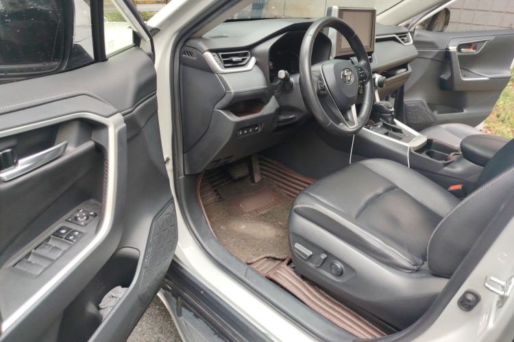 Used Toyota RAV4 2020 2.0L CVT Two-Wheel Drive Prestige Edition