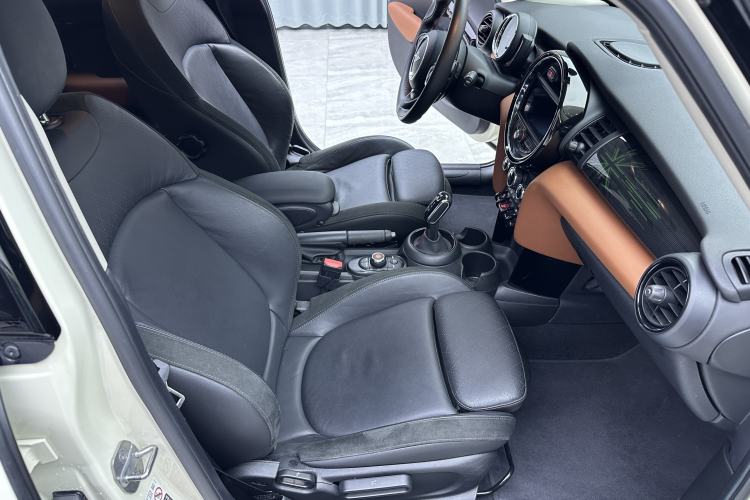 Used MINI 2018 2.0T COOPER S Classic Edition Five-Door Version Right Front Seat