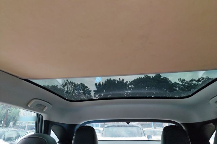 Used Venucia V DD-i 2023 110 km iE Version Headliner