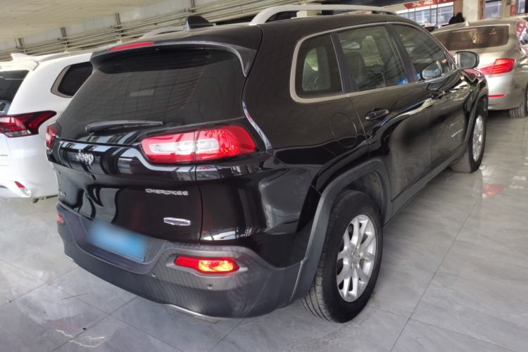 Used Jeep Cherokee 2016 2.4L Professional Smart Version