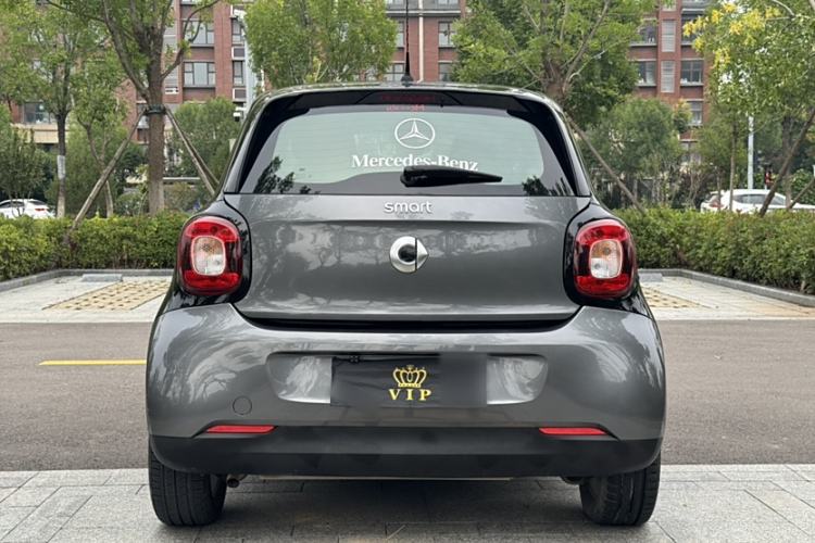 Used smart forfour 2018 1.0L 52 kW Dynamic Edition
