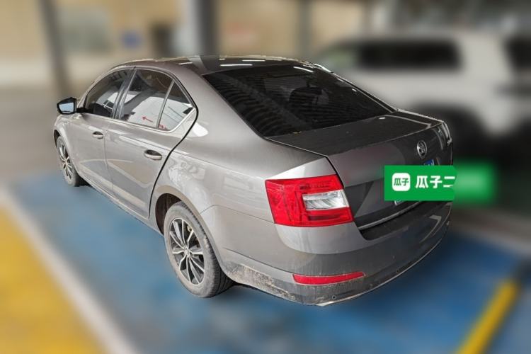 Used Skoda Octavia 2017 1.6L Automatic Chuanxing Edition Rear Left 45 Deg