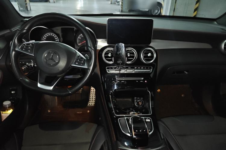 Used Mercedes-Benz GLC AMG 2017 AMG GLC 43 4MATIC Center Console