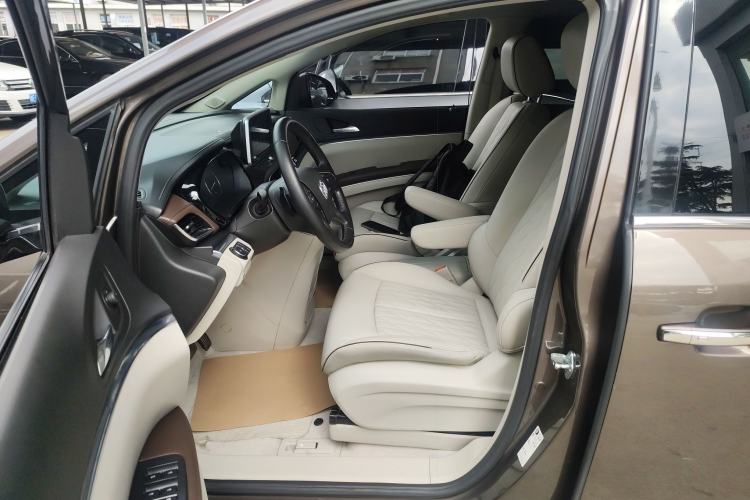 Used Buick GL8 2021 Land Cruiser Executive Class 652T Luxury Model
