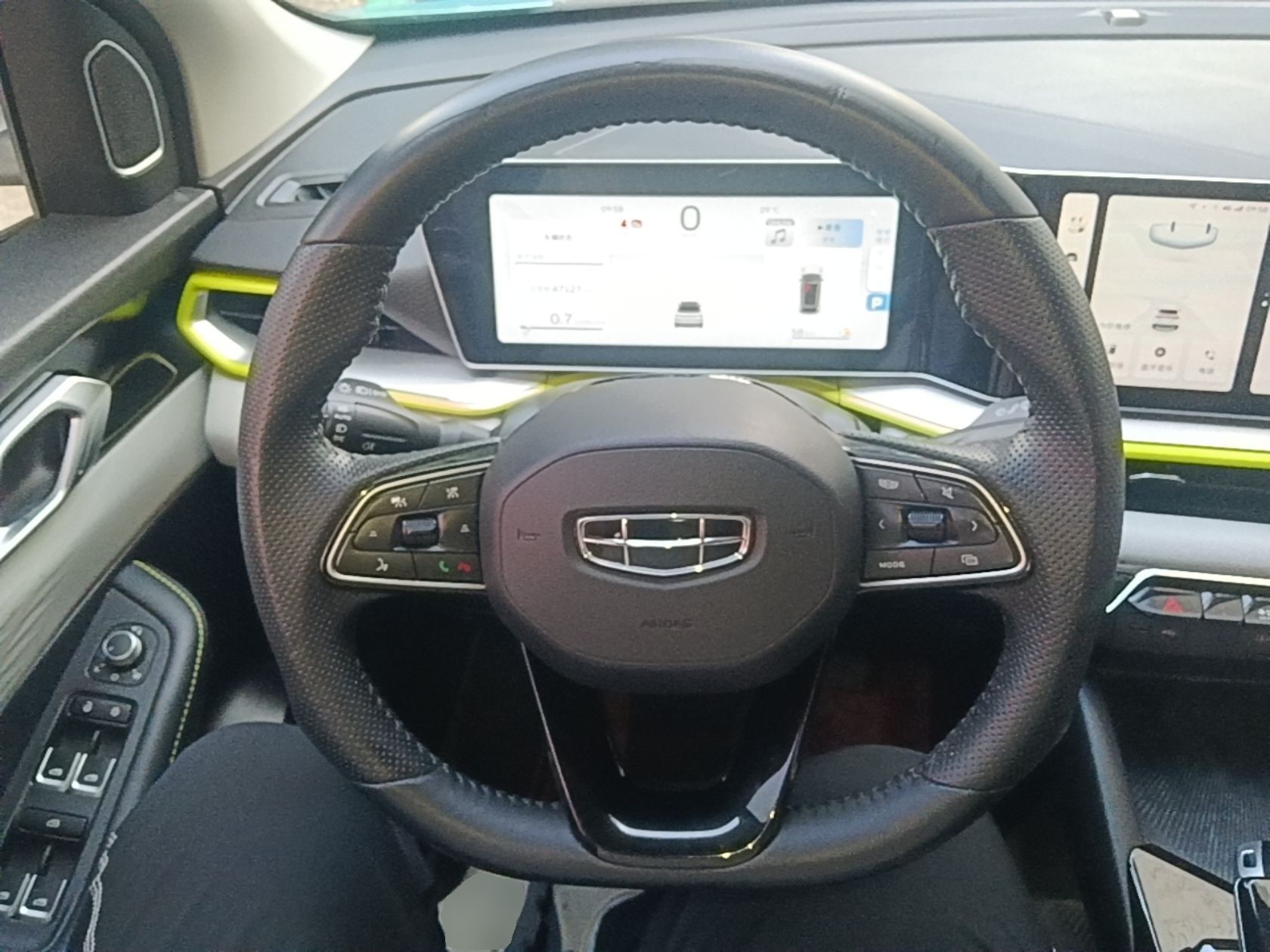 Geely Auto Coolray 2022 Bin Yue COOL 1.5TD DCT Ignite Edition — снимка 13