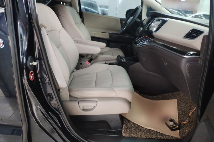 Used Honda Odyssey 2015 2.4L Luxury Edition
