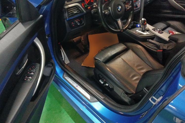 Used BMW 3 Series GT 2016 320i Design Package Edition Driver Seat