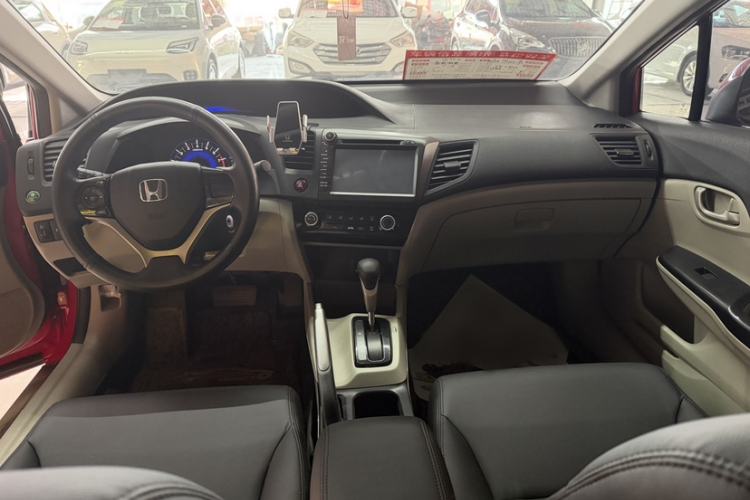Used Honda Civic 2014 1.8L Automatic Classic Edition Interior 2