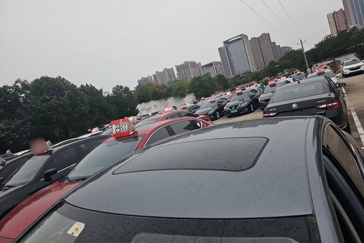 Used Roewe i6 MAX 2020 300TGI Automatic "Swell Cool Smart Drive" Edition
