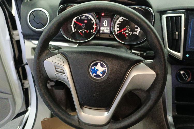 Used Venucia T70 2015 2.0L CVT Smart Choice Edition
