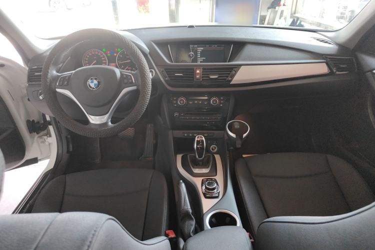 Used BMW X1 2014 sDrive18i Leading Model
