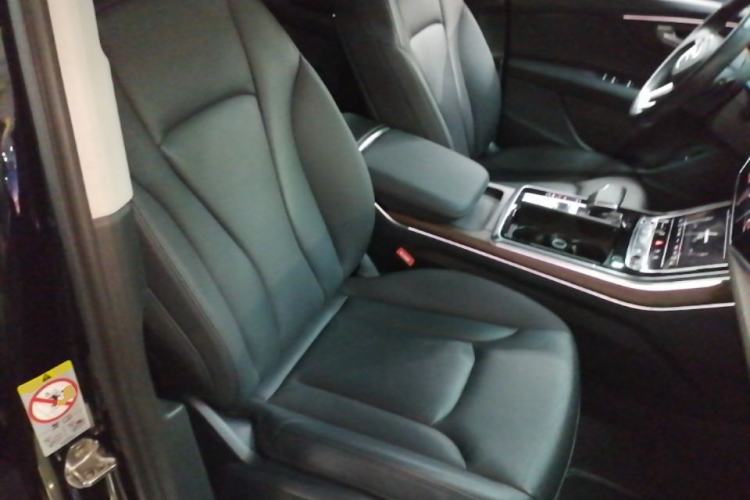 Used Audi Q7 2021 55 TFSI quattro S line Sport model
