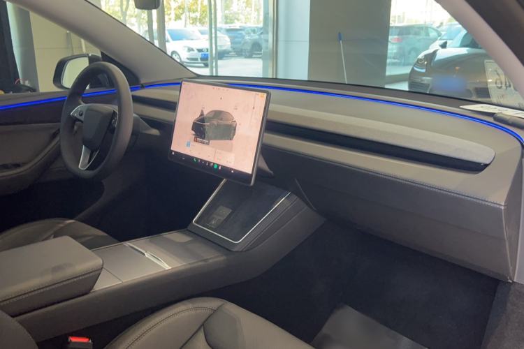 Used Tesla Model Y 2025 Rear-Wheel-Drive Version