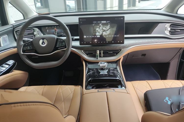 Used Denza D9 2024 DM-i 1050 Luxury Model
