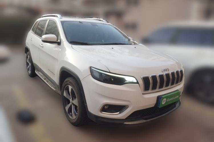 Used Jeep Cherokee 2019 2.0T Four-Wheel Drive Explorer Edition China VI Emission Standard
