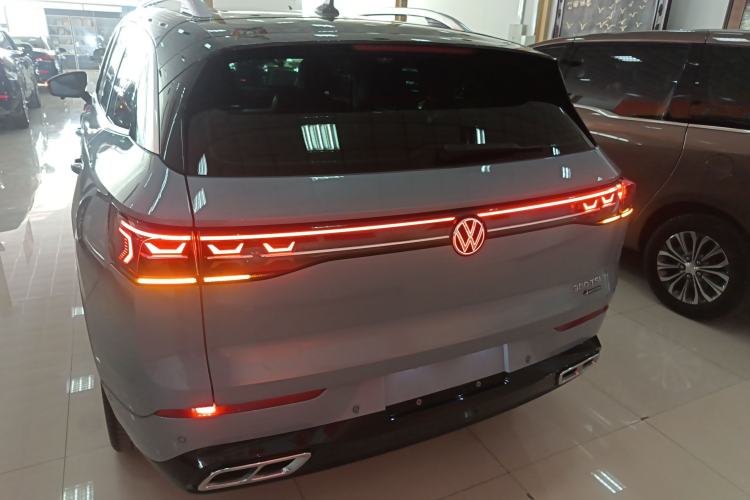 Used Volkswagen Tavendor 2023 380TSI Four-Wheel Drive R-Line Cruise Edition
