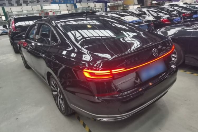 Used Volkswagen Passat 2025 Outstanding Model 380TSI Dragon Glory Edition
