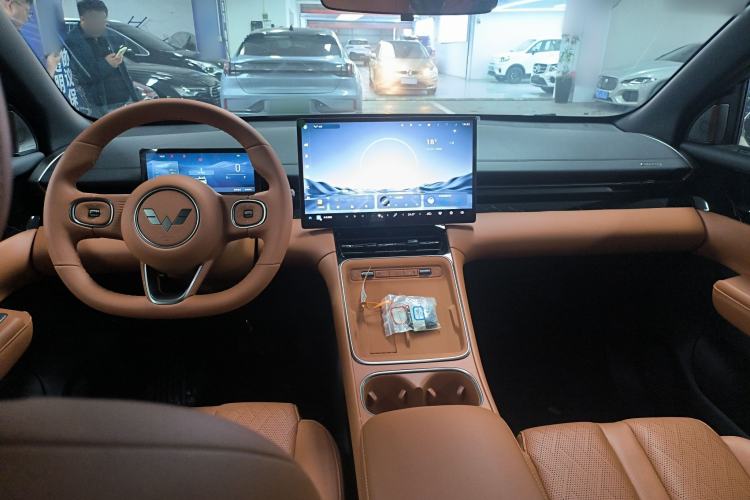 Used Wuling Xingguang S 2025 Model, 130km Flagship Edition Center Console