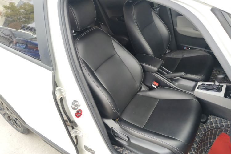 Used Honda LIFE 2021 1.5L CVT CRO-SS Fun Edition Right Front Seat