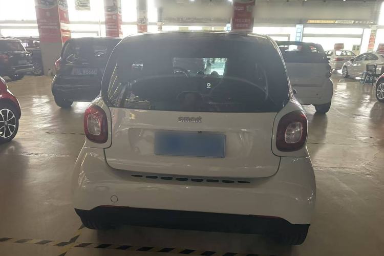 Used smart fortwo 2017 1.0L 52kW New Sound Special Edition China V Emission Standard