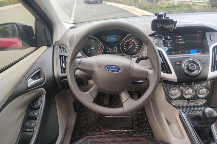 Used Ford Focus 2012 Sedan 1.6L Manual Comfort Model
