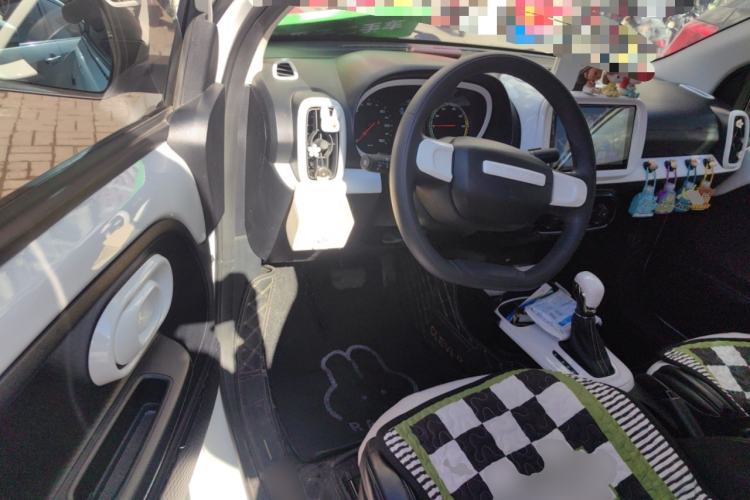 Used Roewe Clever 2021 302 km New Four-Seater Super-Efficient Version