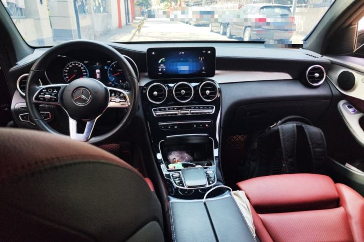 Used Mercedes-Benz GLC Coupe 2023 GLC 260 4MATIC Coupe SUV Center Console