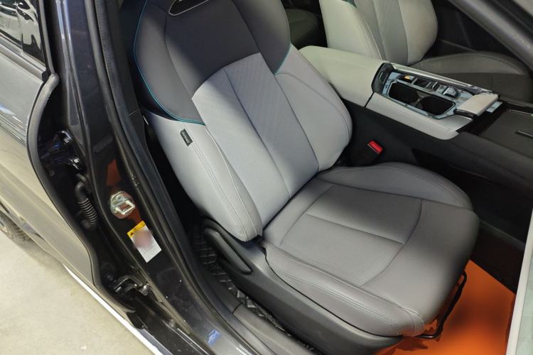 Used CHANGAN UNI-T 2023 Second-Generation 1.5T Prestige Model Right Front Seat