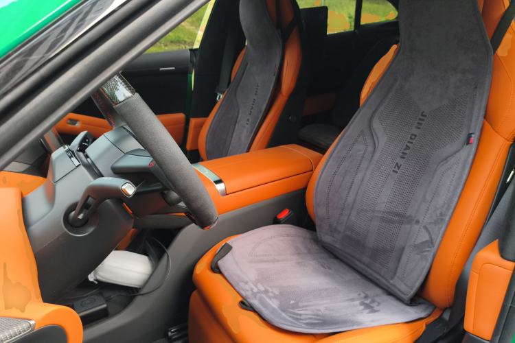 Used Xiaomi Auto YU7 2025 Ultra-Long Range High-Performance All-Wheel-Drive Max Edition
