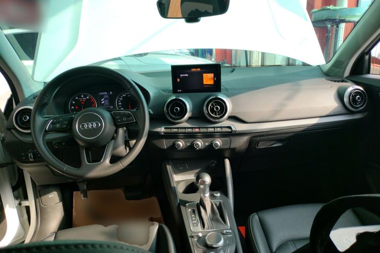 Used Audi Q2L 2022 35 TFSI Advanced Style Edition Center Console