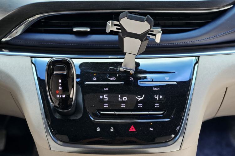 Used Buick GL8 2020 Land Cruiser Executive Class 652T Comfort Model
