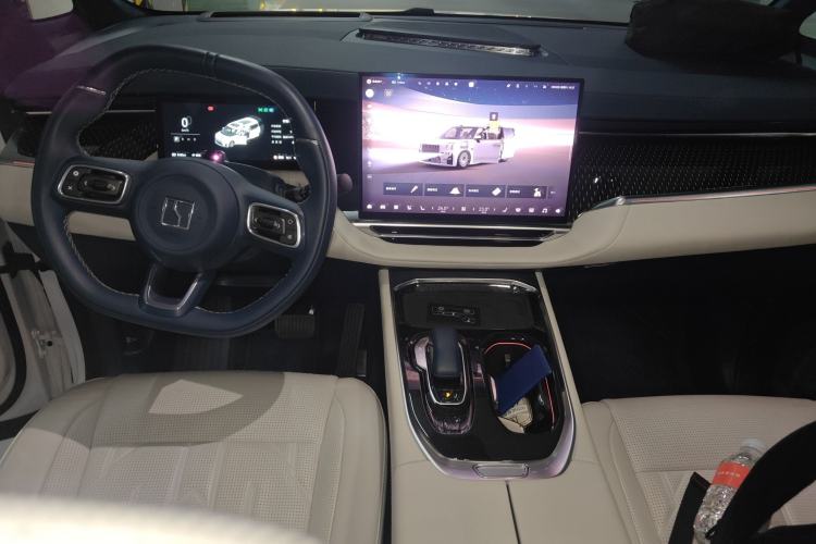 Used Zeekr 009 2024 Six-Seat Executive Version 4WD 108 kWh
