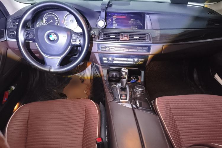 Used BMW 5 Series 2014 525Li Luxury Design Package Center Console