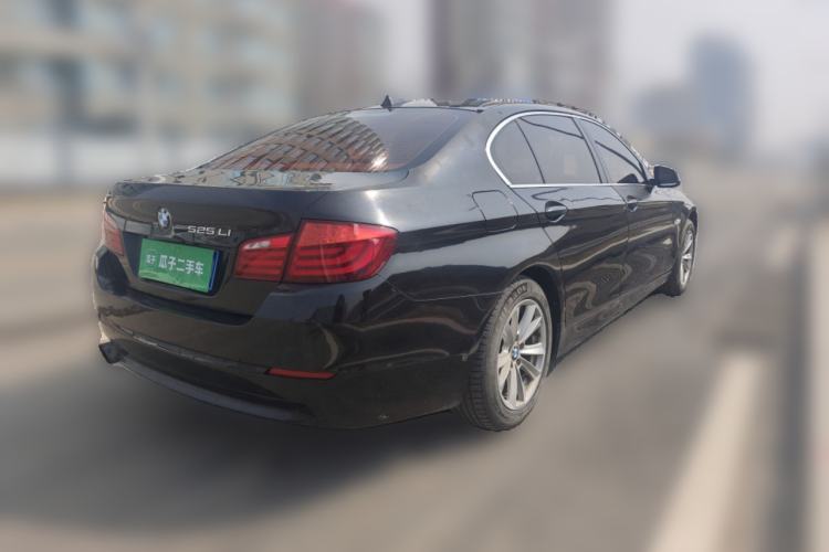 Used BMW 5 Series 2013 525Li Luxury Model
