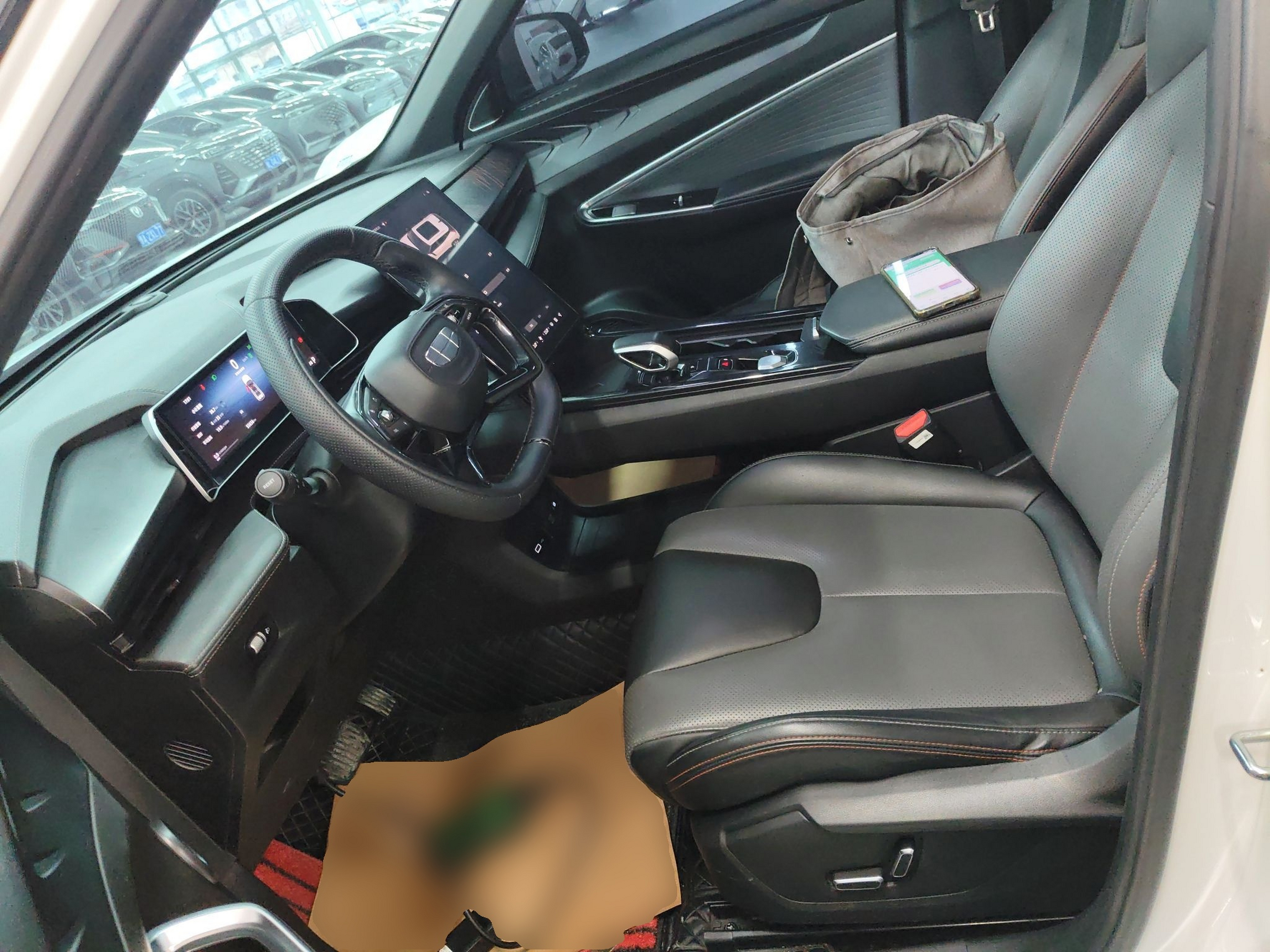 Переднее сиденье в автомобиле