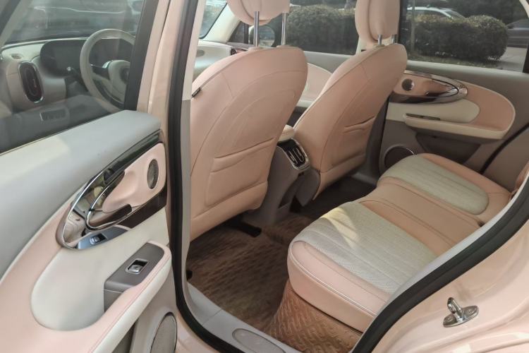 Used ORA Ballet Cat 2022 401 km Nutcracker Edition Interior 3