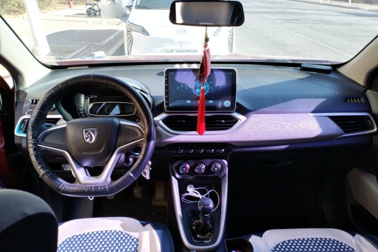 Used Baojun 510 2017 1.5L manual Comfort trim
