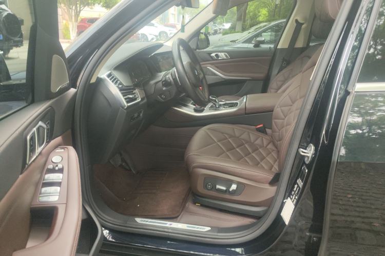 Used BMW X5 2022 Restyled xDrive 30Li Luxury Version M Sport Package
