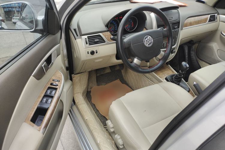 Used Buick Excelle 2015 1.5L Manual Classic Trim
